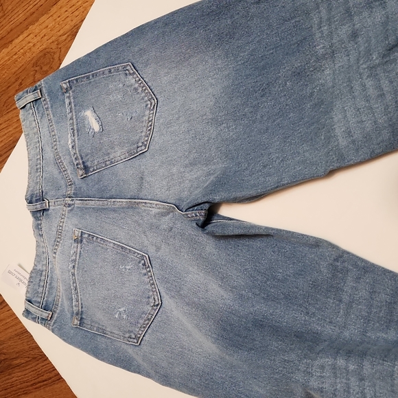High-Rise Destructed Boyfriend Jeans Sz 9 - Picture 8 of 9